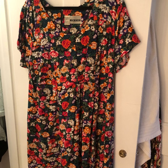 Vintage Dresses & Skirts - Vintage Baby Doll Floral Dress with Pockets